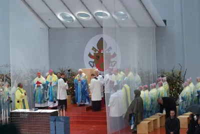 Moxie Surfaces - Interlux A Vordach Papst 07 cP d I