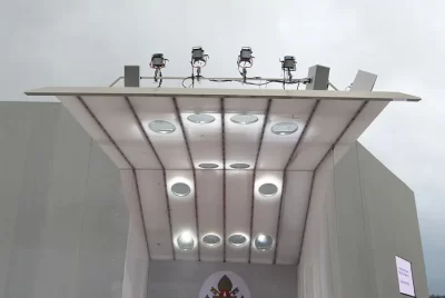 Moxie Surfaces - Interlux A Vordach Papst 07 cP d IV