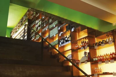 Moxie Surfaces - Rias DK Sushi Bar Copenhagen 07 cP color Umbra 40 d V