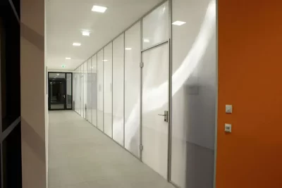 Moxie Surfaces - Trennwand Büro 2 AIR board transparent