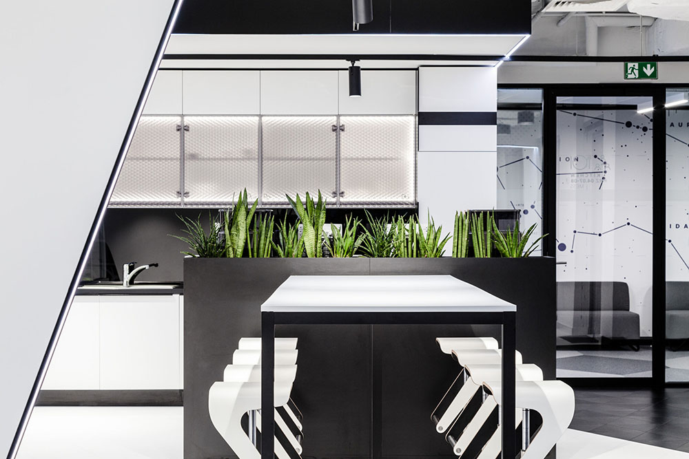 Moxie Surfaces - clear-PEP UV Satin