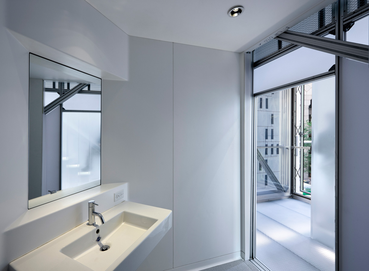 clear-PEP® UV PC stage in Cellophane House