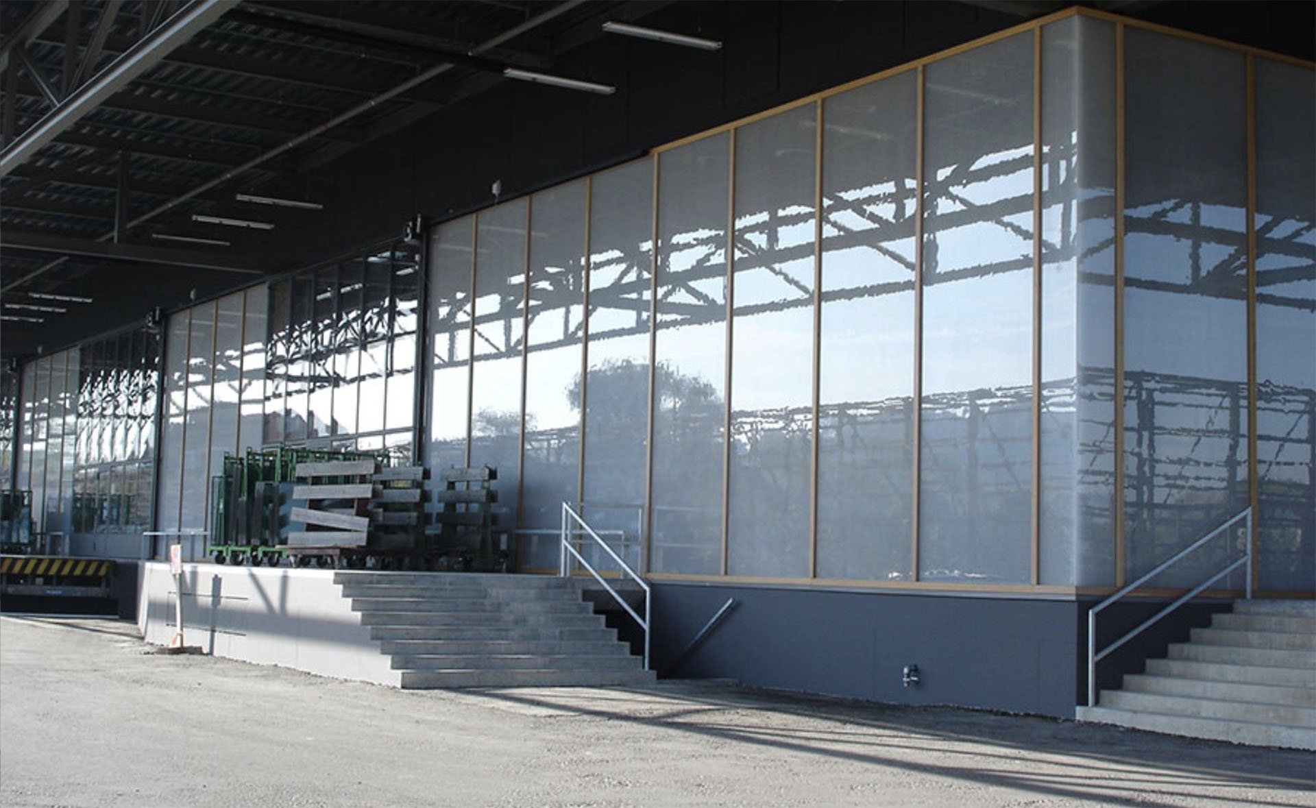 Moxie Surfaces clear-PEP UV Satin clear showcase