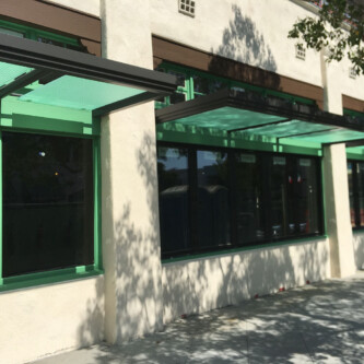 Green clear-PEP satin translucent honeycomb panels: Weatherproof Sunshades for Restaurants Green clear-PEP satin translucent honeycomb panels: Weatherproof Sunshades for Restaurants