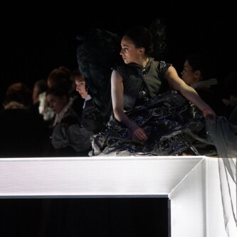 Backlit AIR-board honeycomb stage: design-focused spotlight Backlit AIR-board honeycomb stage: design-focused spotlight