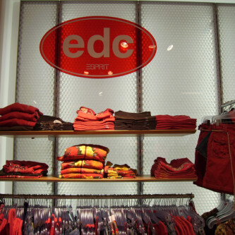 clear-PEP panels as shelves at Esprit clear-PEP panels as shelves at Esprit