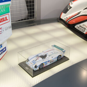 clear-PEP stage honeycomb museum flooring: durable & sophisticated clear-PEP stage honeycomb museum flooring: durable & sophisticated