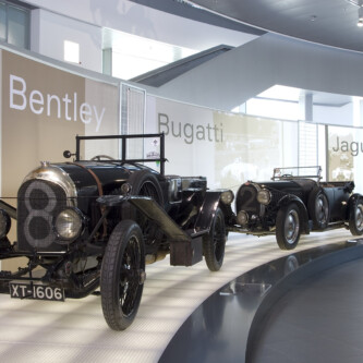 clear-PEP stage honeycomb museum flooring: durable & sophisticated clear-PEP stage honeycomb museum flooring: durable & sophisticated