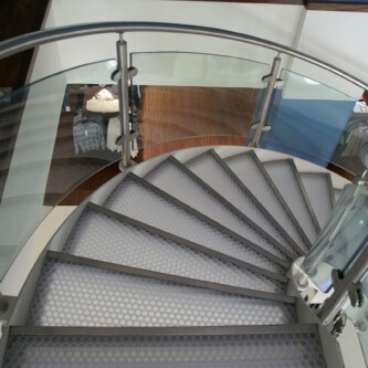 clear-PEP honeycomb stairs: lightweight & durable design clear-PEP honeycomb stairs: lightweight & durable design